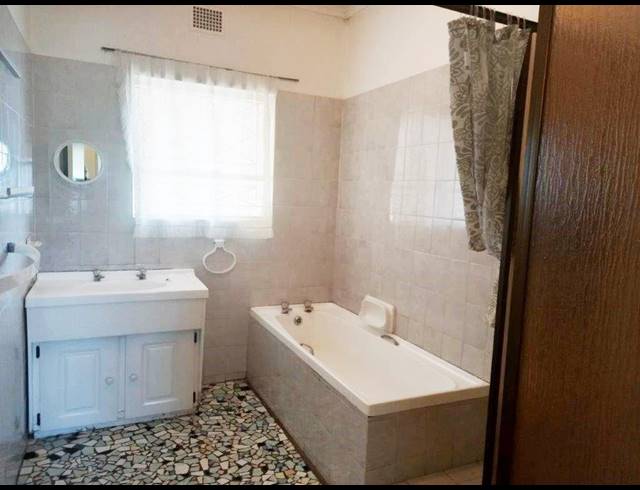 4 BEDROOM HOUSE RENTED IN BOTHASRUS